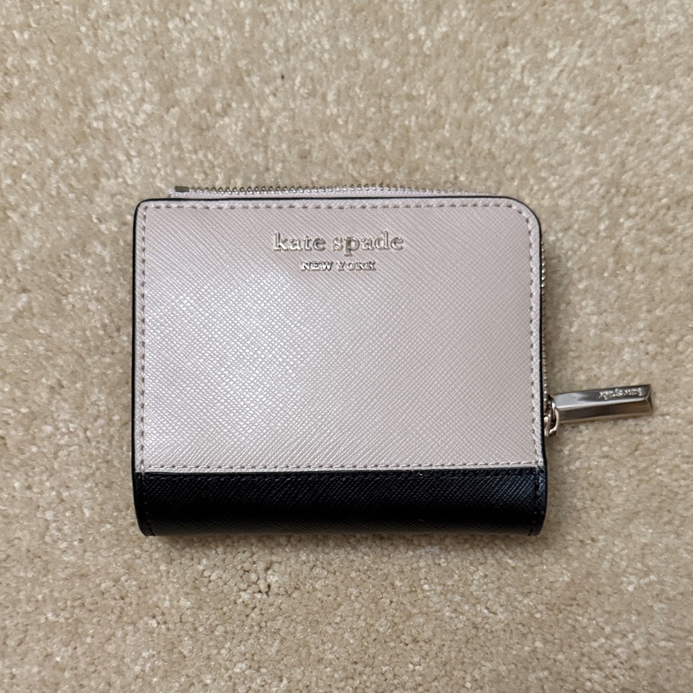 Kate Spade Cream and Black Zip Wallet